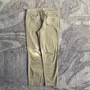 Loft (green) Modern Skinny Angle Jeans. Size 29/8.